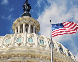 Американцам раздадут по $1200. Сенат принял антикризисный план на $2 трлн