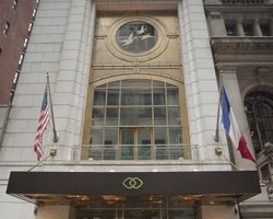 СМИ: Жертва домогательств главы МВФ жила в доме для больных СПИДом