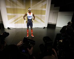 Британским олимпийцам рекомендуют "избегать рукопожатий"