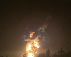 Российская ПВО не справилась с дроном: в Феодосии пылает нефтеналивной терминал (видео)