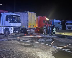 "Голими руками": чоловік витягнув з-під фури боєголовку від "Шахеда", що не здетонувала, — соцмережі (відео)