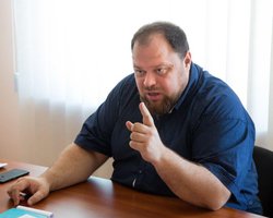 "Наша цель — монокоалиция". Руслан Стефанчук о рейтинге Зеленского и партийном списке