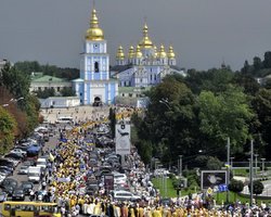 УПЦ КП просит выяснить, кто закрыл Киев для паломников