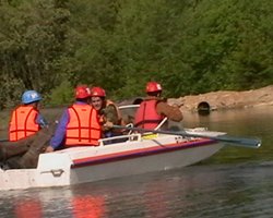 В МЧС России надеются, что выжившие с теплохода доплыли до островов