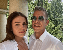 Прем'єр під ударом: Петера Мадяра таємно зняли у спальні з іншою жінкою (фото)