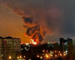 "Насчитали более 30 взрывов": по Саратову и Энгельсу ударили дронами (видео)