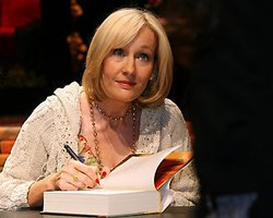 Джоан Роулинг напишет сценарий фильма о волшебных зверях из Гарри Поттера