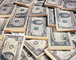 Курс доллара на межбанке вырос до 19 гривен