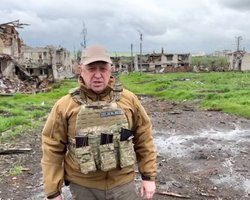 "ВСУ рвут фланги": оккупанты бросили участок фронта под Бахмутом, — Пригожин