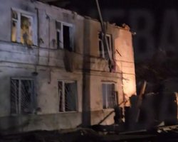 В Одесі пролунали вибухи: росіяни масовано атакували місто БпЛА, є влучання в житловий будинок (відео)