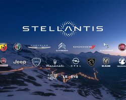 Концерн Stellantis останавливает импорт и экспорт авто в Россию
