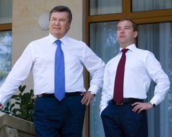 Янукович пообещал и дальше дружить с Россией