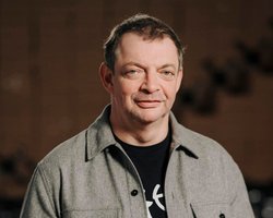 В monobank теперь банят за "немытую голову": Гороховский потроллил клиентку с флагом РФ