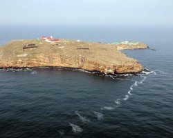 Хотели уничтожить оставшуюся технику: войска РФ обстреляли остров Змеиный