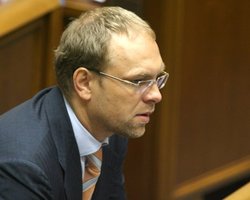 БЮТ: Янукович, Азаров и нардепы  должны подать в отставку