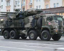 Цілі нічної атаки на Москву: росіяни збирають дрони в аеропортах, — експерт (відео)