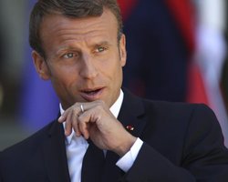 Макрон выступил против возможной отсрочки Brexit