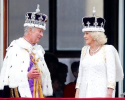 Коронация Чарльза ІІІ: стало известно, о чем говорили король и королева на балконе Букингемского дворца