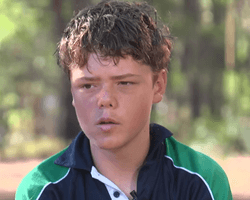 Підліток-"надлюдина" врятував свою родину, пропливши 4 км небезпечними хвилями (відео)