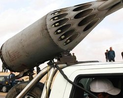 ТВ Ливии: войска Каддафи подбили корабль НАТО