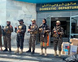 Белый дом пообещал вывезти афганского переводчика, спасшего ранее Байдена