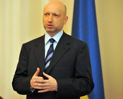 Турчинов: Тимошенко не говорит о муже, чтобы  не рекламировать его бизнес