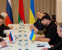 Мертвая зима: кто и надолго ли "заморозил" процесс по мирному урегулированию по Украине