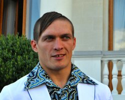 Александр Усик заверил, что не агитировал за Галину Герегу