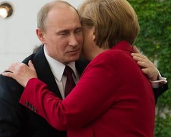 Путин считает виновными в кровопролитии радикалов украинской оппозиции