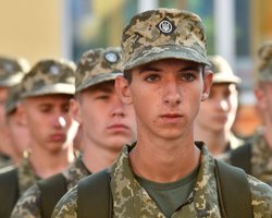 Безуглая раскритиковала разрешение на выезд мужчин и предложила мобилизовать с 18 лет