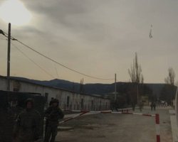 С акцентом и символикой на форме: партизаны обнаружили военных РФ в Перевальном в Крыму (фото)