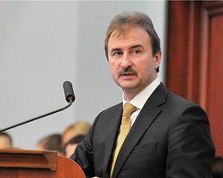 Попов пообещал достроить Театр на Подоле до дня Киева 2012 года 