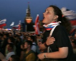 14% россиян считают, что РФ и Украина должны объединиться в одно государство, - опрос