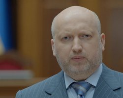 Турчинов: Пожарные полностью контролируют ситуацию на нефтебазе