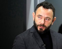 Показательная порка. Как "слуги народа" наказали Александра Дубинского за лишние разговоры