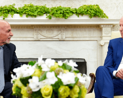 "Нужна иная картина": Байден призывал экс-президента Афганистана влиять на ситуацию, - Reuters