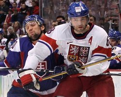 На олимпийском турнире по хоккею определились лидеры трех групп