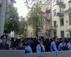 В милиции отрицают применение слезоточивого газа к противникам законопроекта о языках