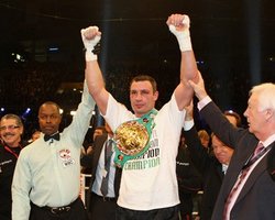 Кличко готов сразиться с Хэем в следующем году