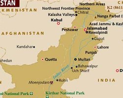 В Пакистане 15 человек погибли в результате двух взрывов