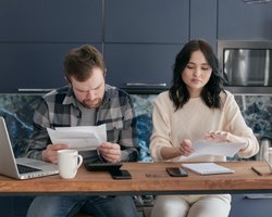 "Ваш счет арестован". Как парламент собирается улучшить взыскание долгов