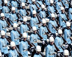 Премьер Турции объявил о роспуске президентской гвардии