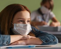 Под Киевом из-за "желтой" зоны карантина могут закрыть более 600 школ, детсадов и ВУЗов