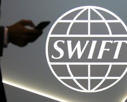 Вторжение России в Украину: Евросоюз не рассматривает отключение Москвы от SWIFT