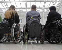 Пенсия по инвалидности: кому назначат и какой размер выплаты в 2024 году