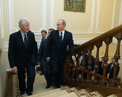 Путин пожаловался Клинтону на полицию в США