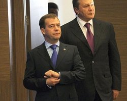 Встречу Януковича и Медведева тет-а-тет продлили на два часа