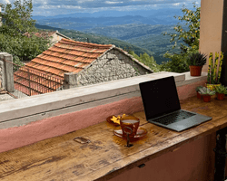 Ми купили будинок в Італії за $13 тисяч — просто зазирніть всередину (фото)