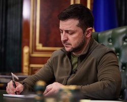 "Запит суспільства": в ОП відреагували на кадрові рішення Зеленського