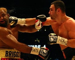 Кличко пожелал Бриггсу побыстрее выписаться из больницы